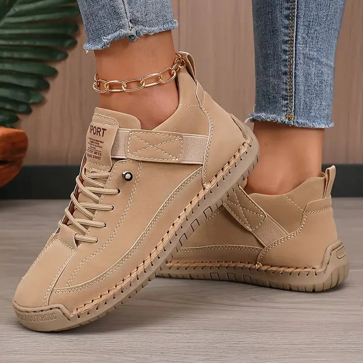 Sole of the Clover comfort sneaker showing the non-slip tread pattern