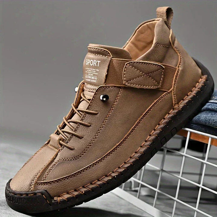 Detail of the cushioned footbed inside the Clover comfort sneaker